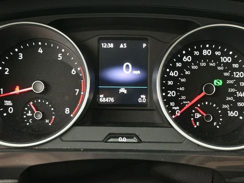 Used 2021 Volkswagen Tiguan SEL image 29