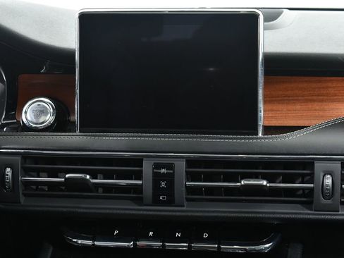 Used 2022 Lincoln Corsair Reserve w/ Equipment Group 201A AWD/4WD image 9