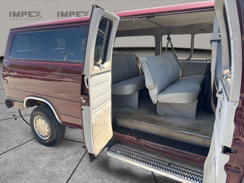 Used 1992 GMC G3500 Rally RWD image 33
