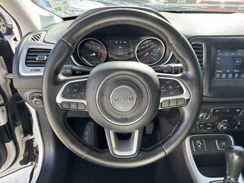Used 2019 Jeep Compass Latitude FWD image 21