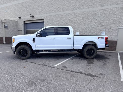 Used 2017 Ford F350 XLT w/ XLT Premium Package AWD/4WD image 2