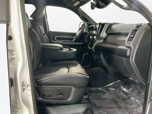 Used 2026 RAM 2500 Laramie AWD/4WD image 15