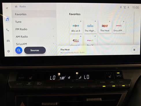 Used 2025 Toyota Camry XSE FWD image 33