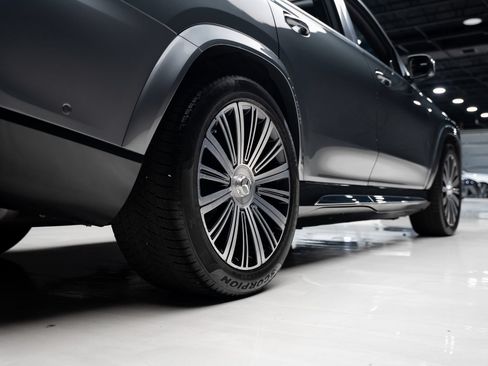Used 2024 Mercedes-Benz Maybach GLS 600 4MATIC image 85