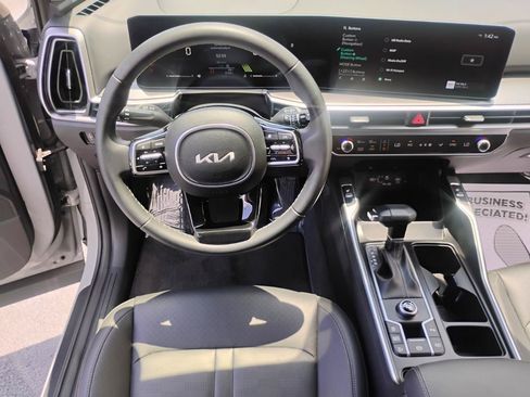 Used 2024 Kia Sorento S w/ Panoramic Sunroof Package FWD image 41