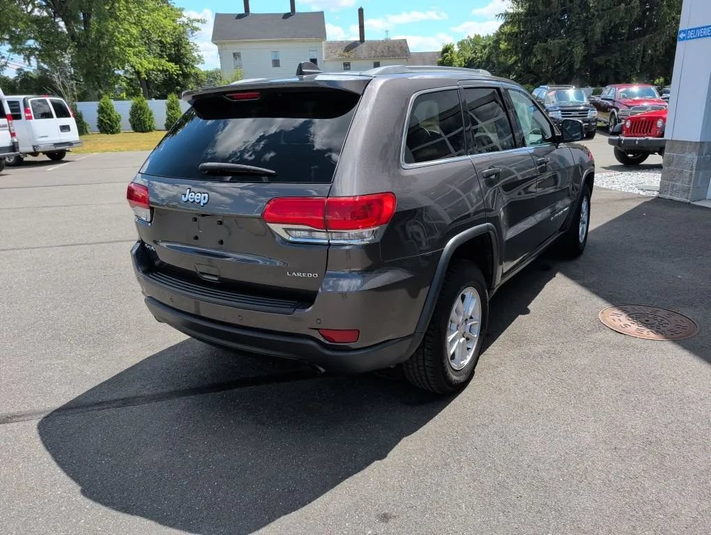 Used 2018 Jeep Grand Cherokee Laredo AWD/4WD image 4