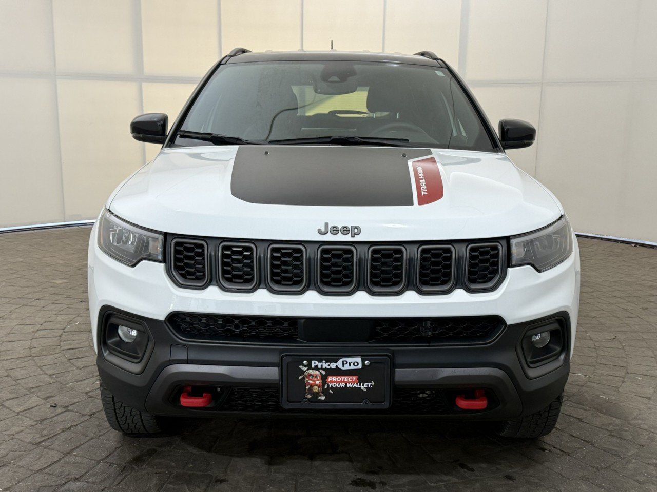 Used 2024 Jeep Compass Trailhawk AWD/4WD image 2