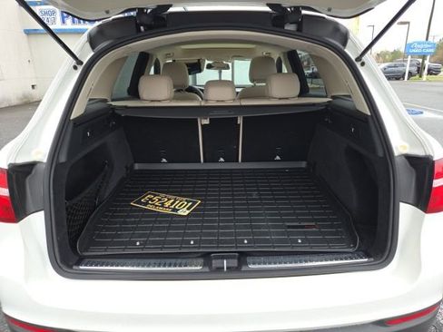 Used 2019 Mercedes-Benz GLC 300 4MATIC image 7