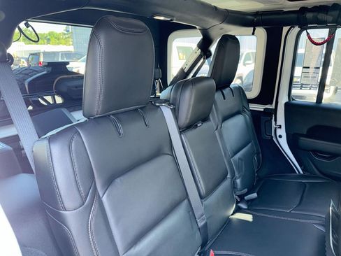 Used 2021 Jeep Wrangler Unlimited Rubicon w/ Dual Top Group AWD/4WD image 29