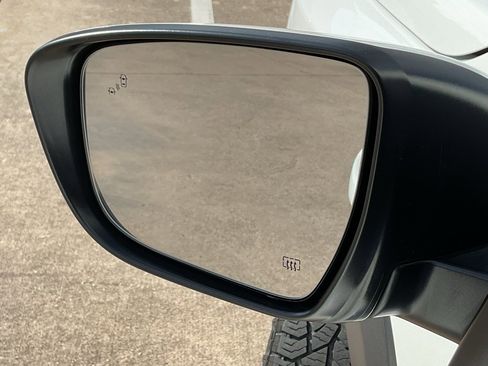 Used 2024 Nissan Frontier PRO-4X w/ Pro Convenience Package image 13