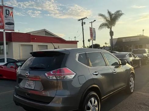 Used 2015 Nissan Rogue S FWD image 4
