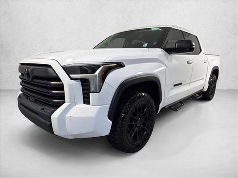 Used 2022 Toyota Tundra SR5 w/ SR5 Premium Package AWD/4WD image 7