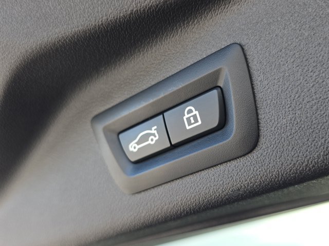 Used 2021 BMW X7 M50i AWD/4WD image 12