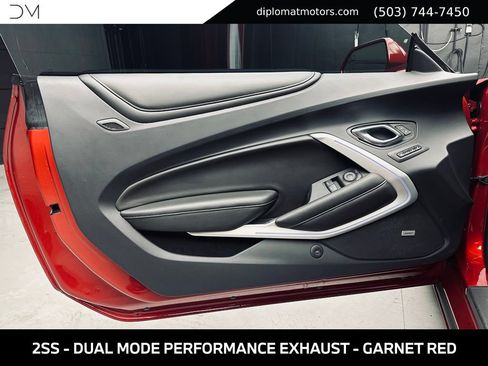 Used 2016 Chevrolet Camaro SS RWD image 22