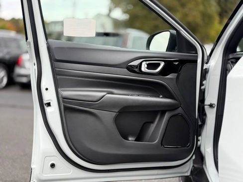 New 2026 Jeep Compass Limited AWD/4WD image 10