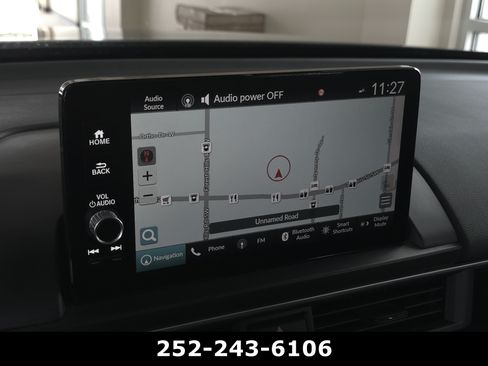 Used 2025 Honda Pilot Touring image 18