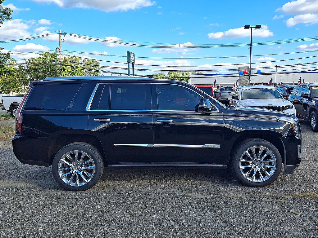 Used 2017 Cadillac Escalade Premium Luxury AWD/4WD image 32