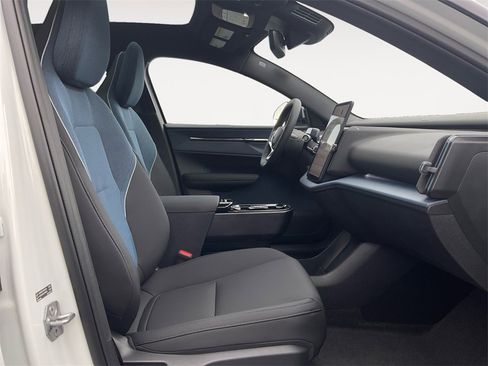 New 2026 Volvo EX30 Cross Country Ultra image 15