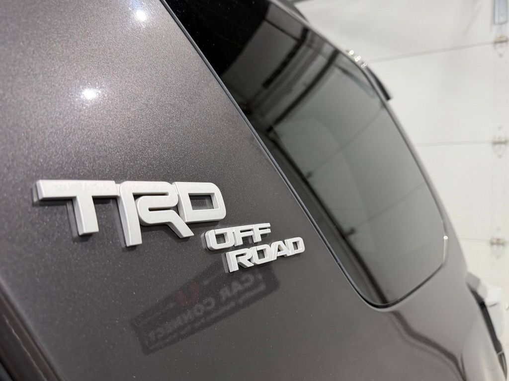 Used 2018 Toyota 4Runner TRD Off-Road Premium AWD/4WD image 20