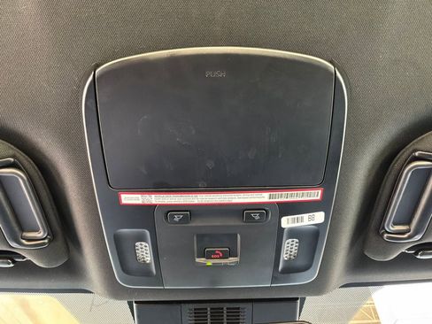 Used 2025 Toyota Camry SE FWD image 17