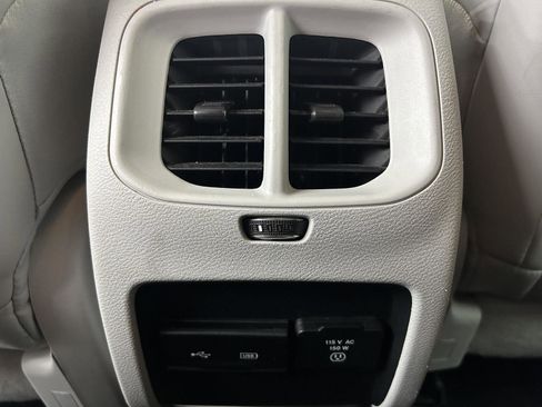 Used 2019 Jeep Cherokee Limited image 7