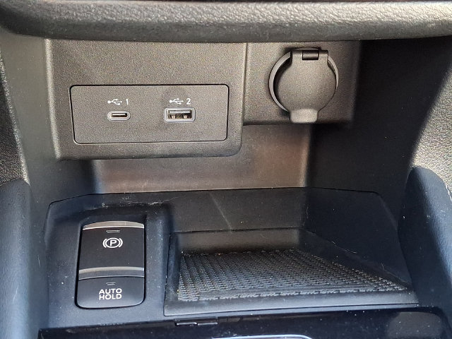 Used 2023 Nissan Kicks SR w/ SR Premium Package FWD image 24