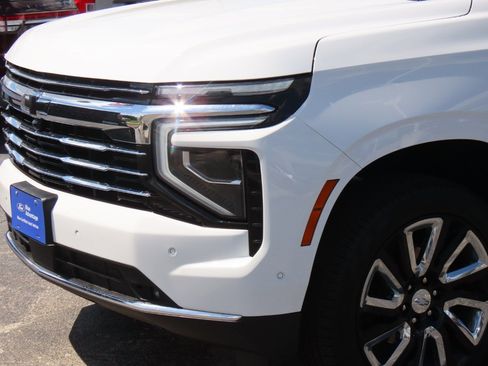 Used 2026 Chevrolet Tahoe LT w/ Comfort Package image 3