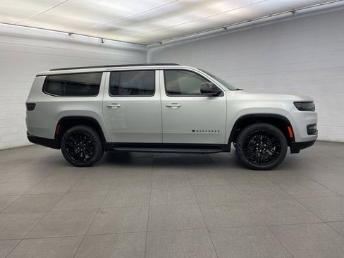 New 2025 Jeep Wagoneer L Series II w/ Convenience Group I image 2