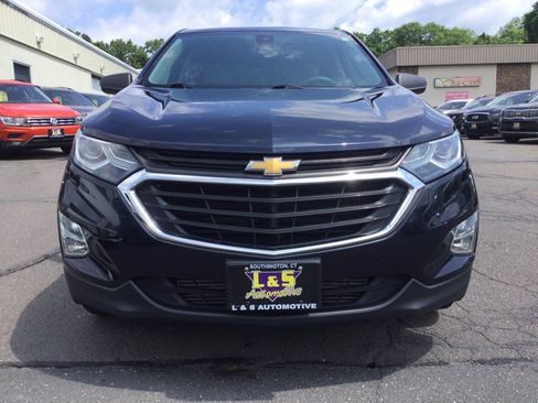 Used 2020 Chevrolet Equinox LS w/ LS Convenience Package AWD/4WD image 4