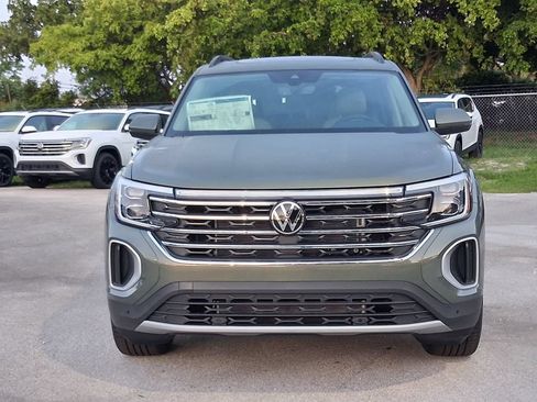 New 2026 Volkswagen Atlas SE FWD image 2