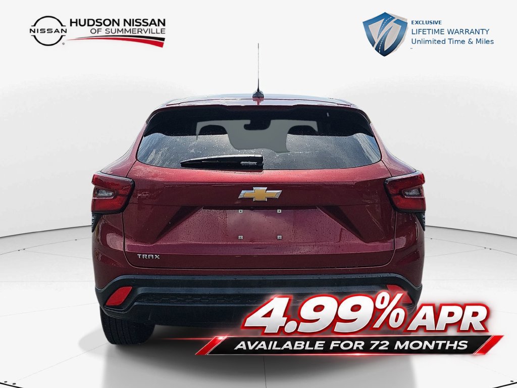Used 2024 Chevrolet Trax LS w/ LS Convenience Package FWD image 8
