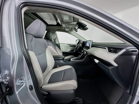 New 2025 Toyota RAV4 XLE image 29