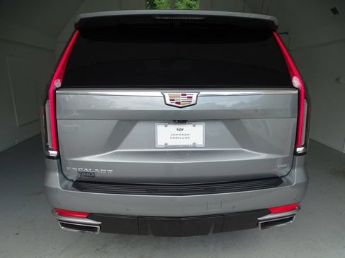 Certified 2024 Cadillac Escalade Premium Luxury w/ Performance Package AWD/4WD image 22