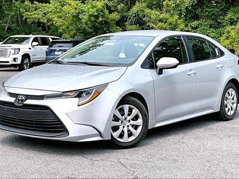 Used 2026 Toyota Corolla LE FWD image 1