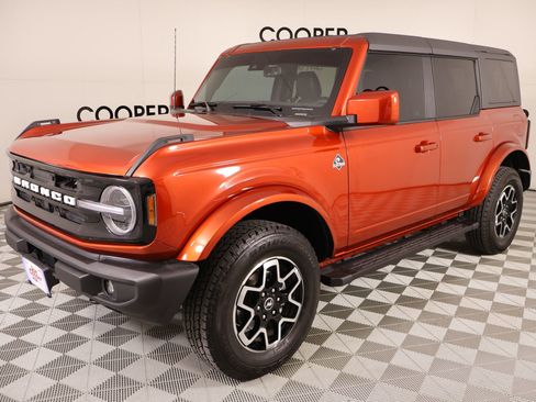 Used 2024 Ford Bronco Outer Banks image 12