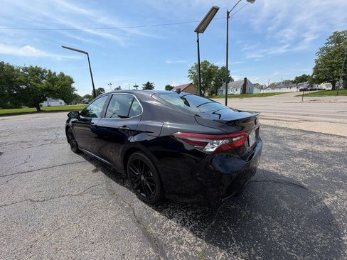 Used 2023 Toyota Camry XSE FWD image 6