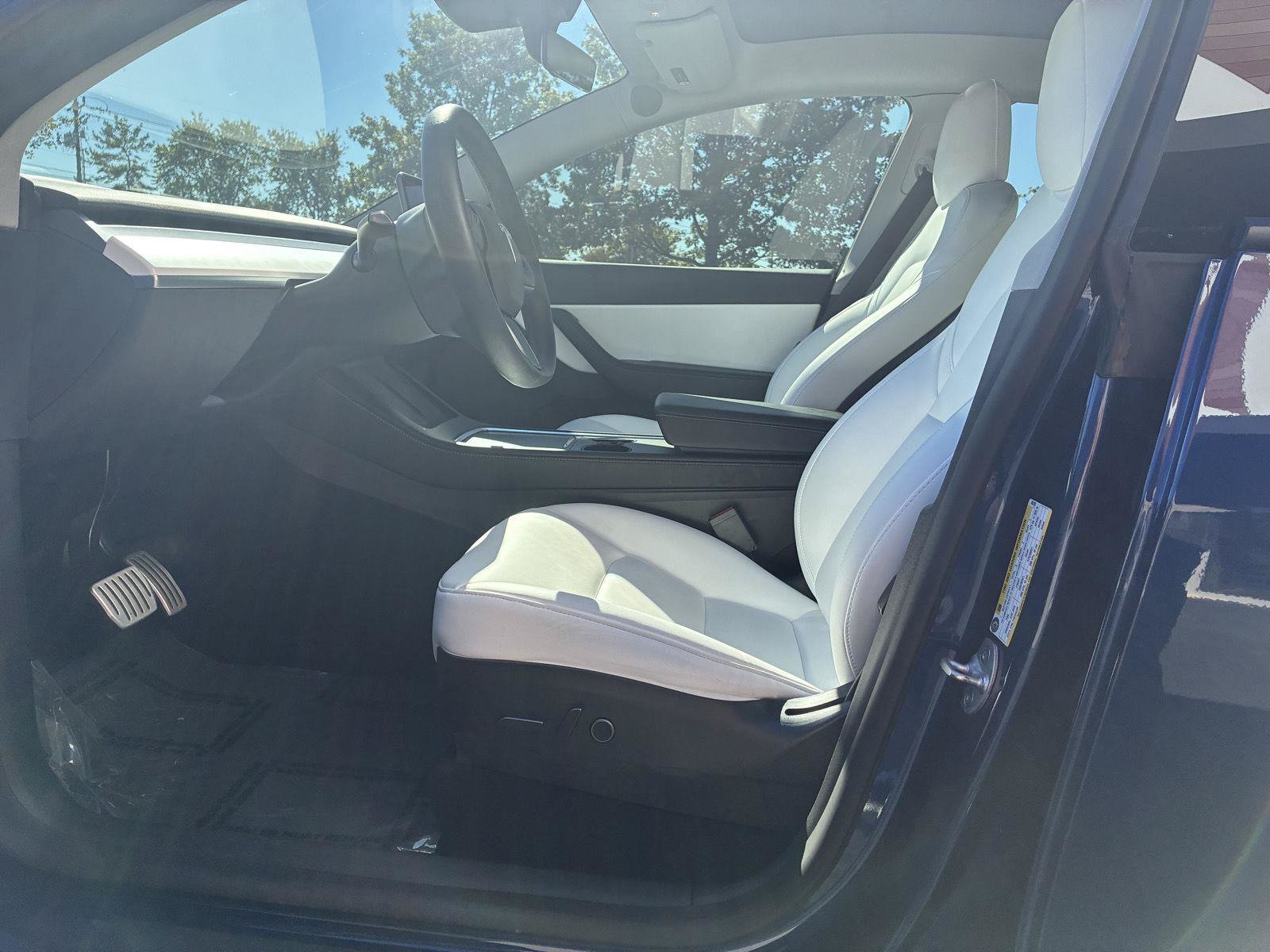 Used 2022 Tesla Model Y Performance AWD/4WD image 19