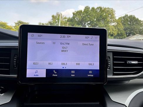 Used 2020 Ford Explorer XLT w/ Equipment Group 202A AWD/4WD image 15