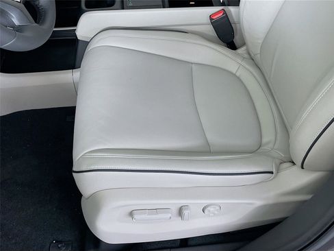 New 2026 Honda Odyssey Touring image 23