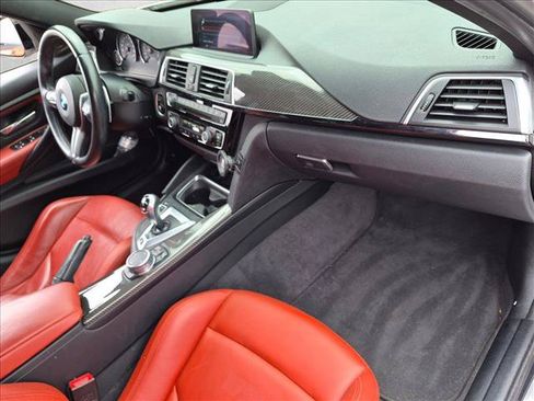 Used 2017 BMW M3 RWD image 18