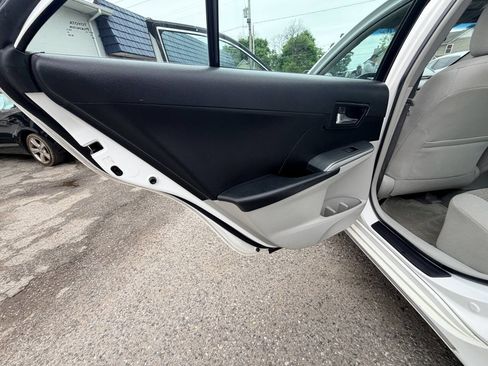 Used 2012 Toyota Camry LE FWD image 23