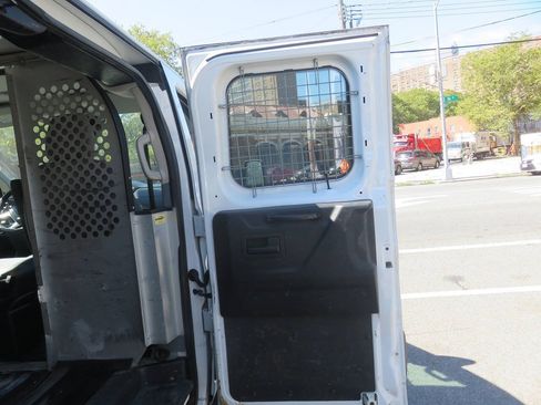 Used 2016 Ford Transit 250 130 Low Roof w/ Exterior Upgrade Package RWD image 14