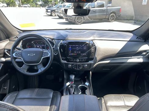 Used 2023 Chevrolet Traverse RS AWD/4WD image 21