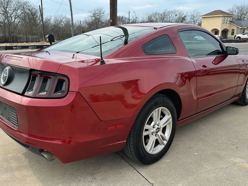 Used 2014 Ford Mustang Coupe image 5