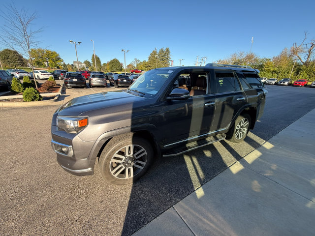 Used 2021 Toyota 4Runner Limited AWD/4WD image 3