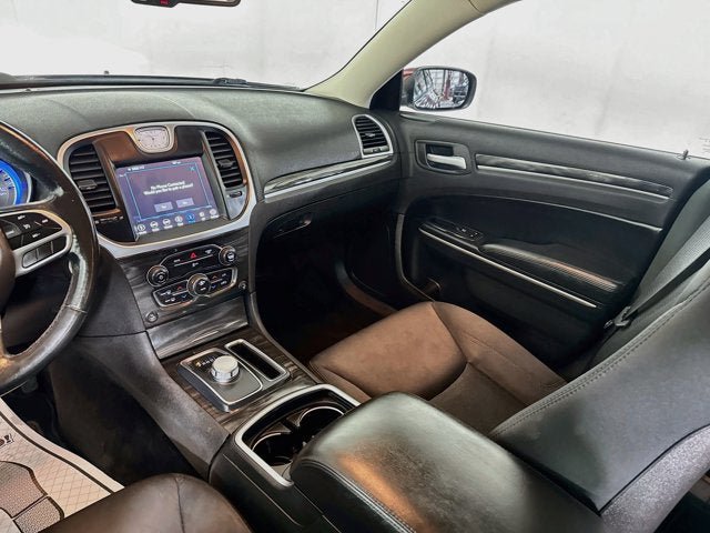 Used 2019 Chrysler 300 Touring w/ Driver Convenience Group AWD/4WD image 18