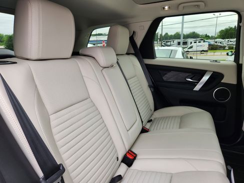 Certified 2025 Land Rover Discovery Sport S image 15