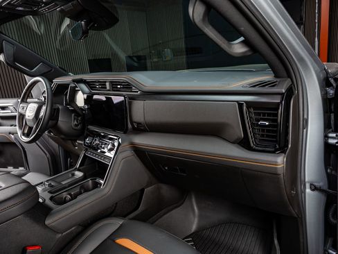 Used 2024 GMC Sierra 2500 AT4 w/ AT4 Premium Plus Package image 18