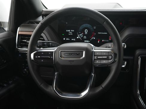 Used 2025 GMC Yukon Denali AWD/4WD image 16