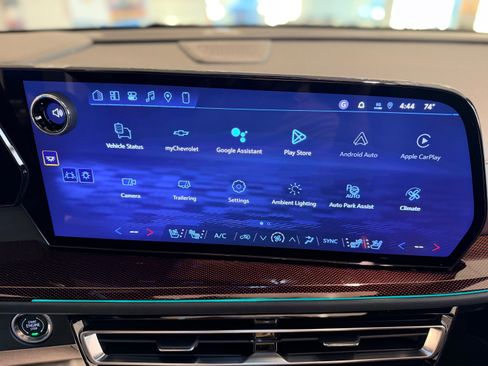 New 2026 Chevrolet Traverse RS image 12